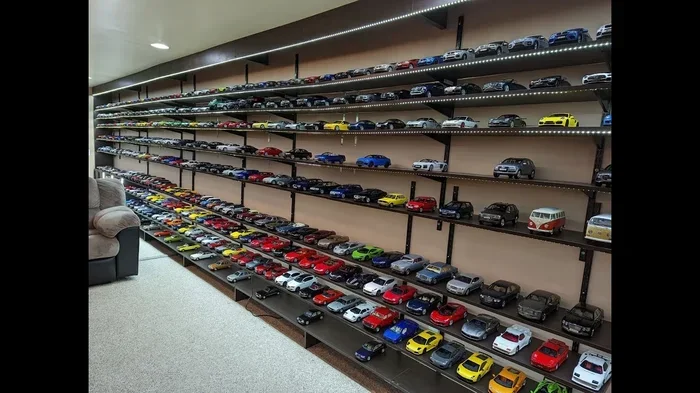 1 18 Scale Diecast Model Cars Every Collector Needs